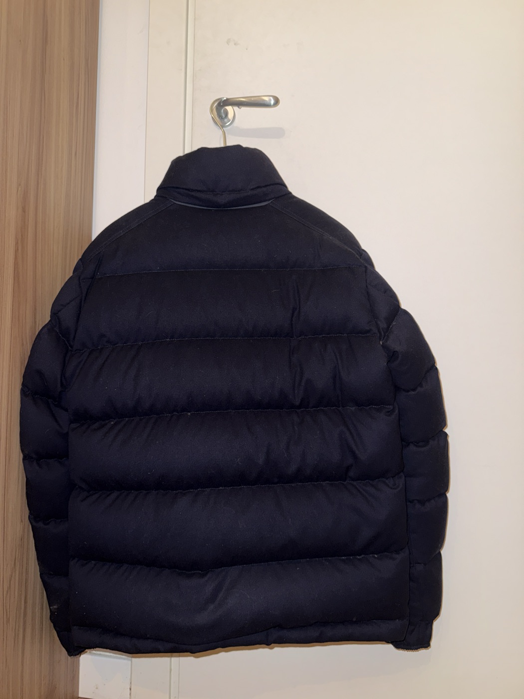 Moncler Montgenevre short down jacket in navy blue